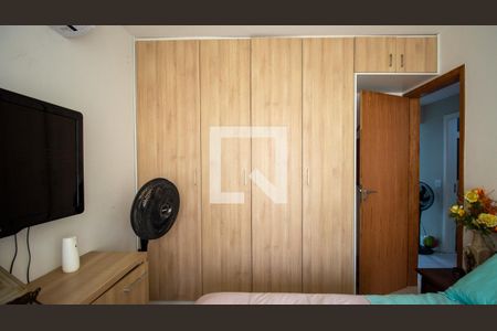 Casa de condomínio à venda com 302m², 5 quartos e 2 vagas Casa de condomínio à venda com 302m², 5 quartos e 2 vagasQuarto 1