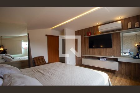 Casa de condomínio à venda com 302m², 5 quartos e 2 vagas Casa de condomínio à venda com 302m², 5 quartos e 2 vagasSuíte 2