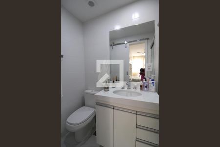 Apartamento à venda com 86m², 2 quartos e 1 vagaBanheiro da Suíte