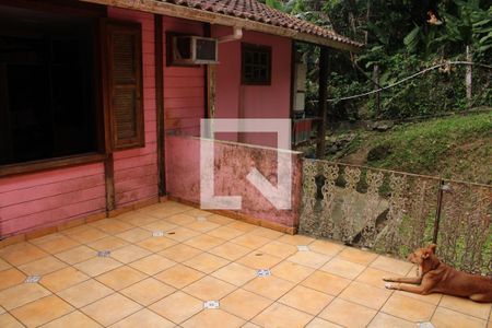 Casa à venda com 3000m², 4 quartos e 2 vagasQuintal