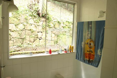 Casa à venda com 3000m², 4 quartos e 2 vagasBanheiro da Suíte 1