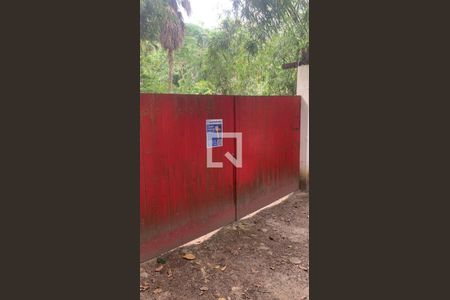 Casa à venda com 3000m², 4 quartos e 2 vagas Casa à venda com 3000m², 4 quartos e 2 vagasfachada