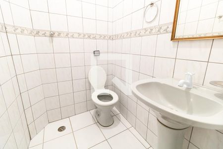 Lavabo de casa para alugar com 3 quartos, 180m² em Vila Lageado, São Paulo