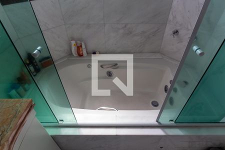 Apartamento à venda com 384m², 4 quartos e 7 vagasBanheiro da Suíte 3