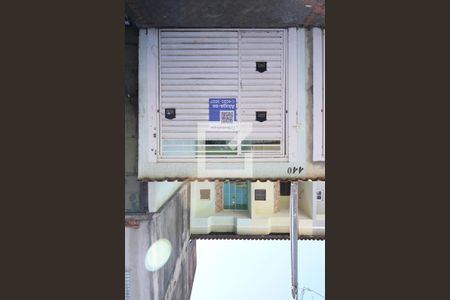 Casa para alugar com 100m², 2 quartos e 2 vagasFachada