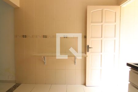 Casa para alugar com 100m², 2 quartos e 2 vagasCozinha