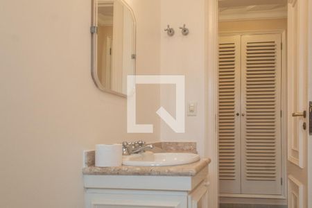 Apartamento para alugar com 319m², 4 quartos e 2 vagasBanheiro Social