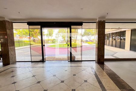 Apartamento à venda com 70m², 1 quarto e 1 vagaFachada e portaria