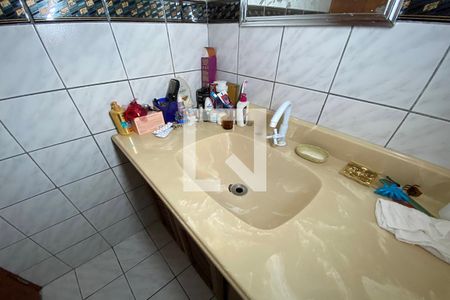 Casa à venda com 165m², 3 quartos e 1 vagaBanheiro