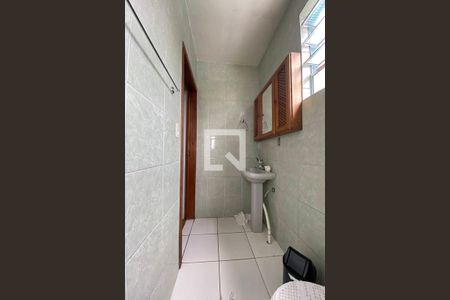 Casa à venda com 165m², 3 quartos e 1 vagaBanheiro 2