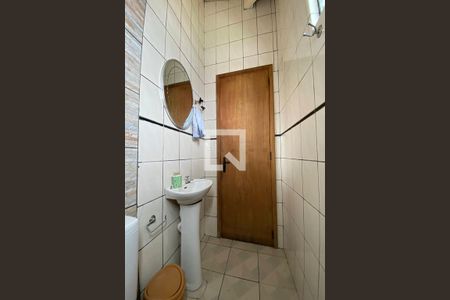 Casa à venda com 165m², 3 quartos e 1 vagaBanheiro 3