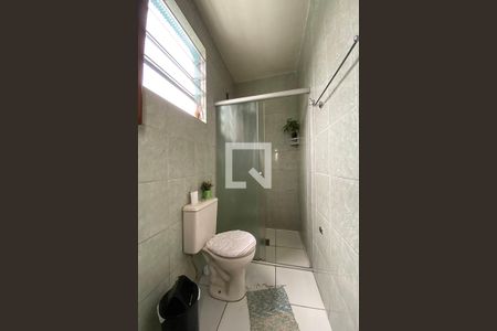 Casa à venda com 165m², 3 quartos e 1 vagaBanheiro 2