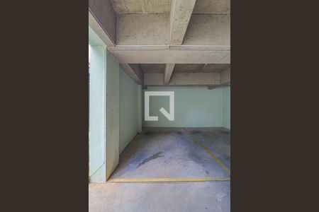 Garagem  de apartamento para alugar com 2 quartos, 63m² em Sagrada Família, Belo Horizonte