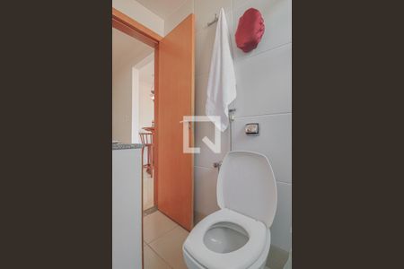 Banheiro do Corredor  de apartamento para alugar com 2 quartos, 63m² em Sagrada Família, Belo Horizonte