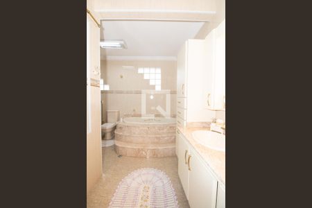 Casa à venda com 154m², 3 quartos e 2 vagasBanheiro da Suíte 1