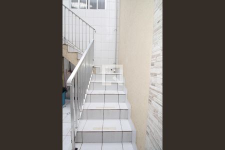 Casa à venda com 154m², 3 quartos e 2 vagasEscada