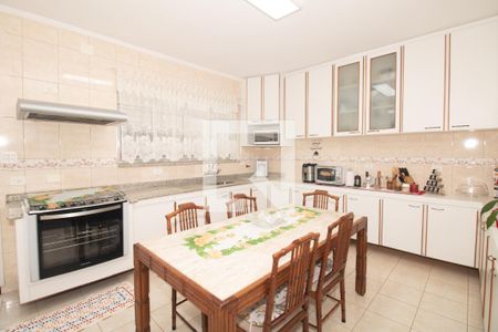 Casa à venda com 154m², 3 quartos e 2 vagasCozinha