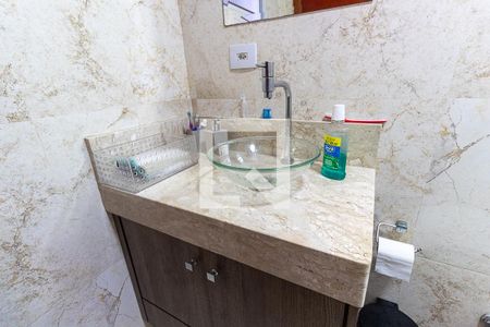 Casa à venda com 100m², 2 quartos e 2 vagasBanheiro da Suíte