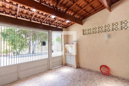 Casa à venda com 100m², 2 quartos e 2 vagasGaragem