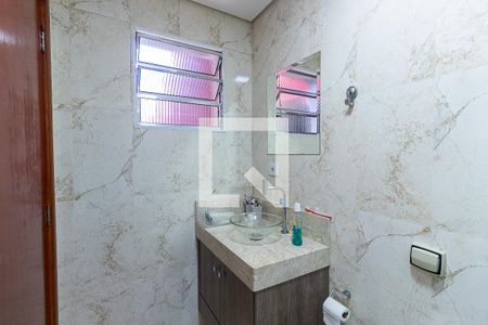 Casa à venda com 100m², 2 quartos e 2 vagasBanheiro da Suíte