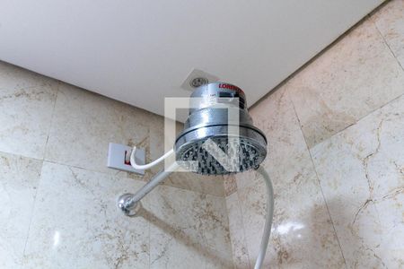 Casa à venda com 100m², 2 quartos e 2 vagasChuveiro