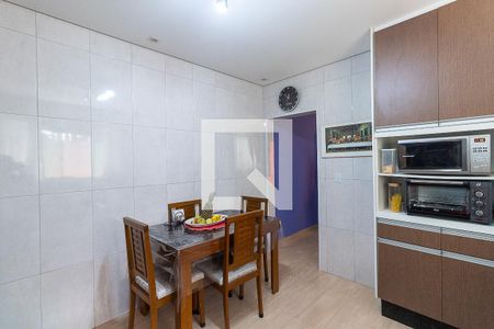 Casa à venda com 100m², 2 quartos e 2 vagasCozinha