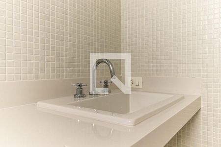 Apartamento à venda com 260m², 4 quartos e 4 vagasBanheiro da Suíte 4 - Torneira