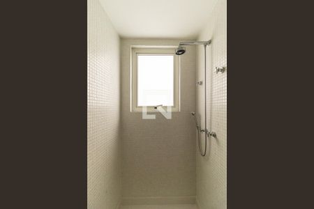Apartamento à venda com 260m², 4 quartos e 4 vagasBanheiro da Suíte 1 - Ducha