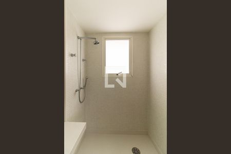 Apartamento à venda com 260m², 4 quartos e 4 vagasBanheiro da Suíte 3 - Ducha