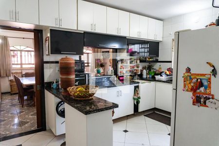 Casa à venda com 218m², 4 quartos e 6 vagasCozinha