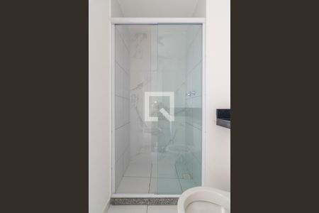 Banheiro de apartamento à venda com 2 quartos, 48m² em Vila Valparaíso, Santo André