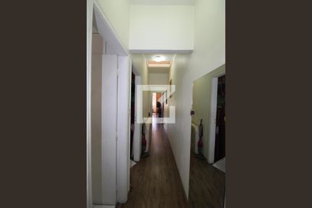 Casa à venda com 300m², 3 quartos e 3 vagasCorredor