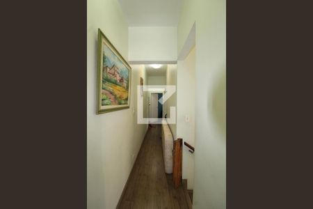 Casa à venda com 300m², 3 quartos e 3 vagasCorredor