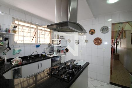 Casa à venda com 300m², 3 quartos e 3 vagasCozinha