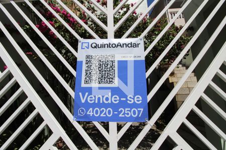 Casa à venda com 300m², 3 quartos e 3 vagasFachada