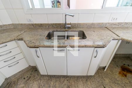 Casa de condomínio para alugar com 600m², 4 quartos e 4 vagasCozinha