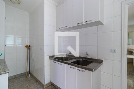 Casa de condomínio para alugar com 600m², 4 quartos e 4 vagasÁrea de serviço