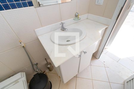 Casa de condomínio para alugar com 600m², 4 quartos e 4 vagasBanheiro da piscina