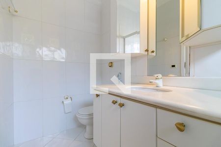 Casa de condomínio para alugar com 600m², 4 quartos e 4 vagasBanheiro da suíte 4