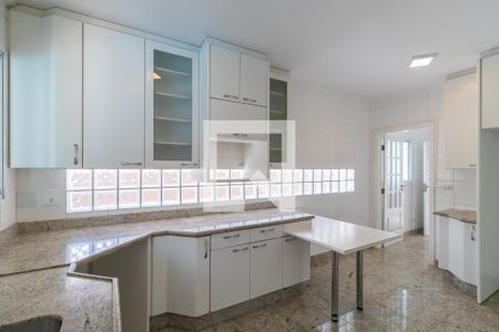 Casa de condomínio para alugar com 600m², 4 quartos e 4 vagasCozinha