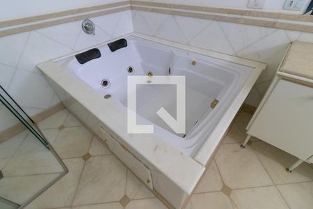 Casa de condomínio para alugar com 600m², 4 quartos e 4 vagasBanheiro da suíte 1