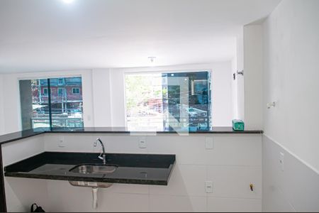 Apartamento para alugar com 95m², 2 quartos e 1 vaga Apartamento para alugar com 95m², 2 quartos e 1 vagaCozinha e área de serviço