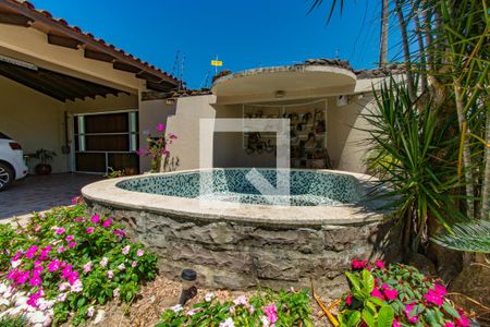 Casa à venda com 120m², 3 quartos e 3 vagas Casa à venda com 120m², 3 quartos e 3 vagasPiscina