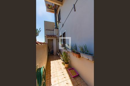 Casa à venda com 120m², 3 quartos e 3 vagas Casa à venda com 120m², 3 quartos e 3 vagasSacada