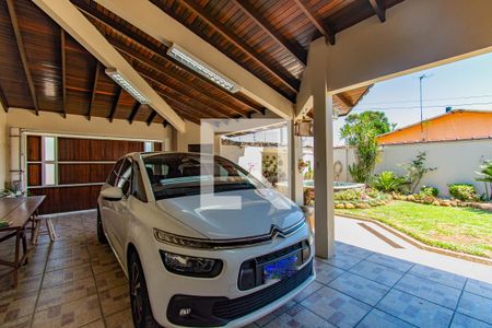 Casa à venda com 120m², 3 quartos e 3 vagas Casa à venda com 120m², 3 quartos e 3 vagasGaragem