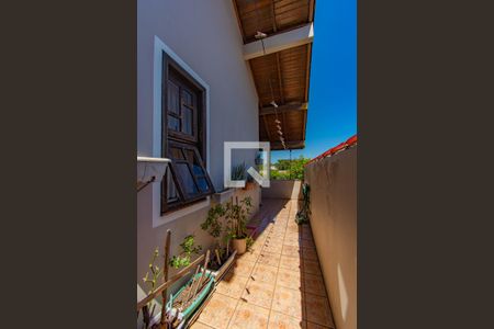 Casa à venda com 120m², 3 quartos e 3 vagas Casa à venda com 120m², 3 quartos e 3 vagasSacada