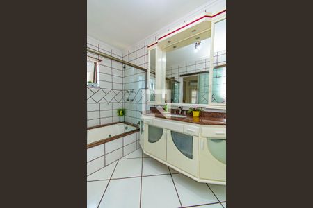 Casa à venda com 120m², 3 quartos e 3 vagas Casa à venda com 120m², 3 quartos e 3 vagasBanheiro da Suíte