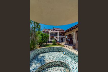 Casa à venda com 120m², 3 quartos e 3 vagas Casa à venda com 120m², 3 quartos e 3 vagasPiscina