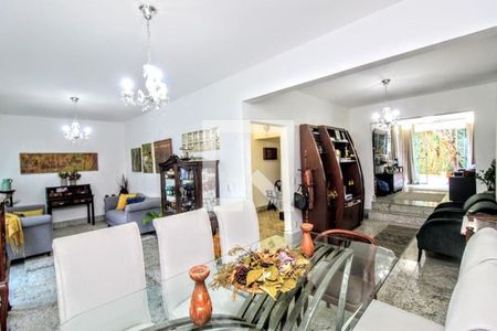 Casa à venda com 4 quartos, 285m² em Santa Lúcia, Belo Horizonte
