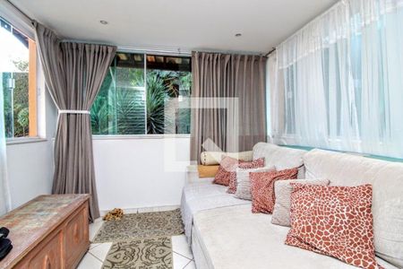 Casa à venda com 4 quartos, 285m² em Santa Lúcia, Belo Horizonte